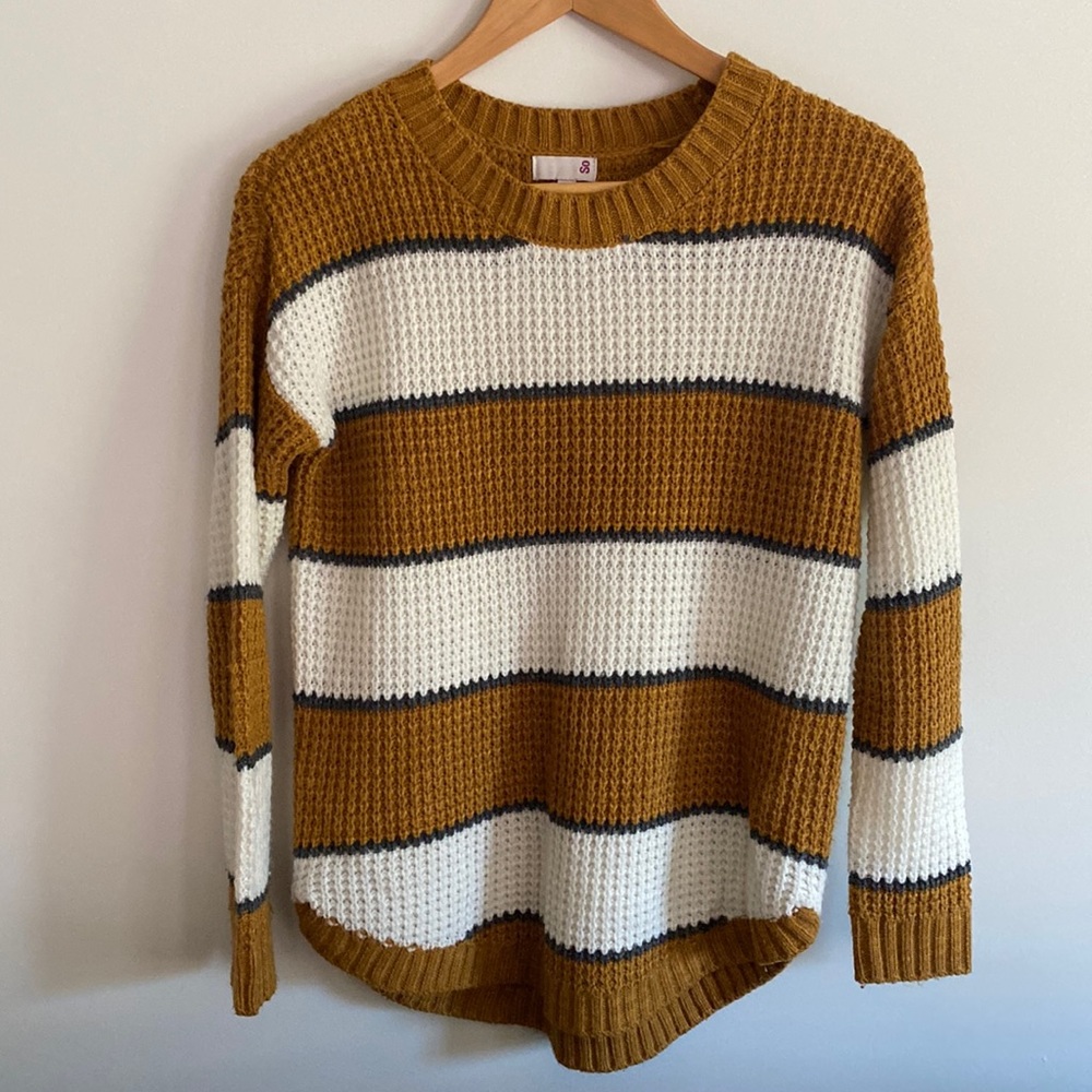 “So” knit pullover sweater size S